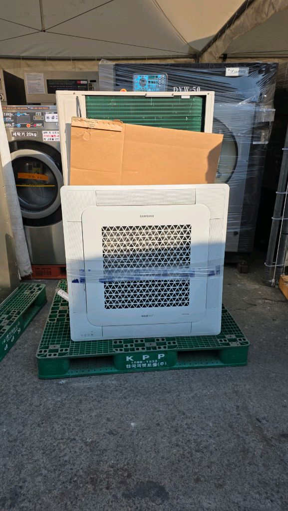 시스템에어컨 삼성 40평형 23년식 1년 사용하고 철거 해놓은 상태입니다. 이미지
