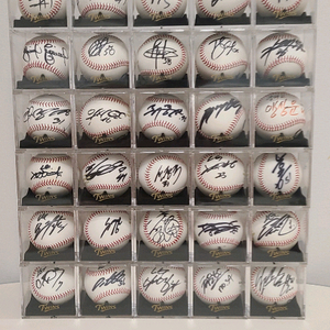엘지트윈스 친필 싸인볼 55개 + 대형구 싸인볼