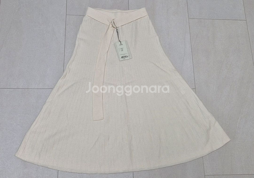 쥬크 캐시미어 플레어 니트 스커트ㅡ새상품--0