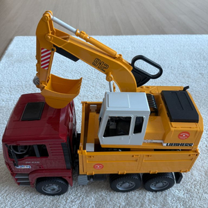 브루더 MAN 트럭과 엑스커베이터