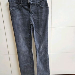 (새상품) 리바이스 312 쉐이핑 슬림 25사이즈 블랙데님 바지