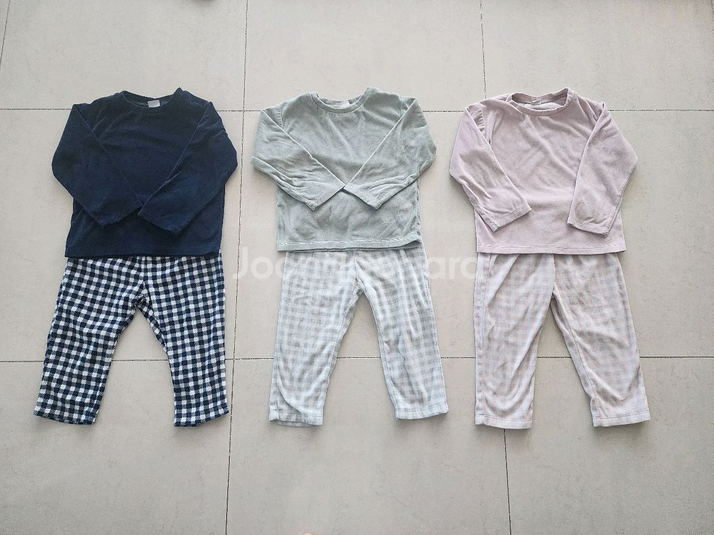 폴햄키즈 공용 110사이즈ㅡ120 겨울 실내복3셋트 팔아요--0