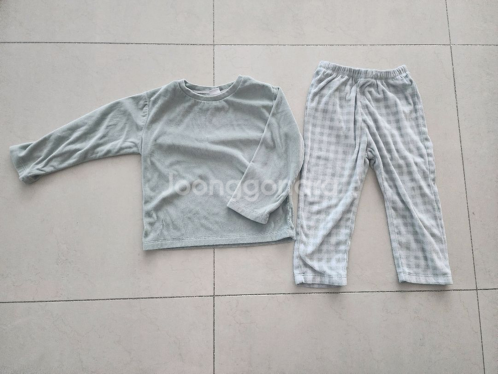 폴햄키즈 공용 110사이즈ㅡ120 겨울 실내복3셋트 팔아요--4