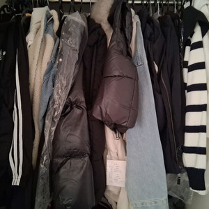 옷장에 있는 옷 드려요!! 단 프로패스를 사주시면 5개 드립니다~!