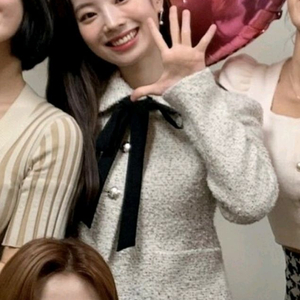 (트와이스다현)마쥬 울 트위드 리본 자켓 스커트 치마 투피스 셋업세트