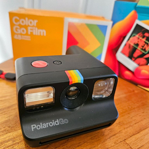 폴라로이드 GO 카메라 + 컬러 필름