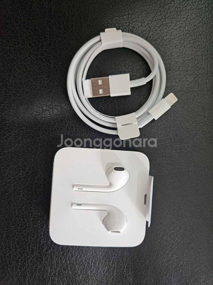 애플 아이폰 아이패드 정품 케이블 및 이어폰 팝니다.--0