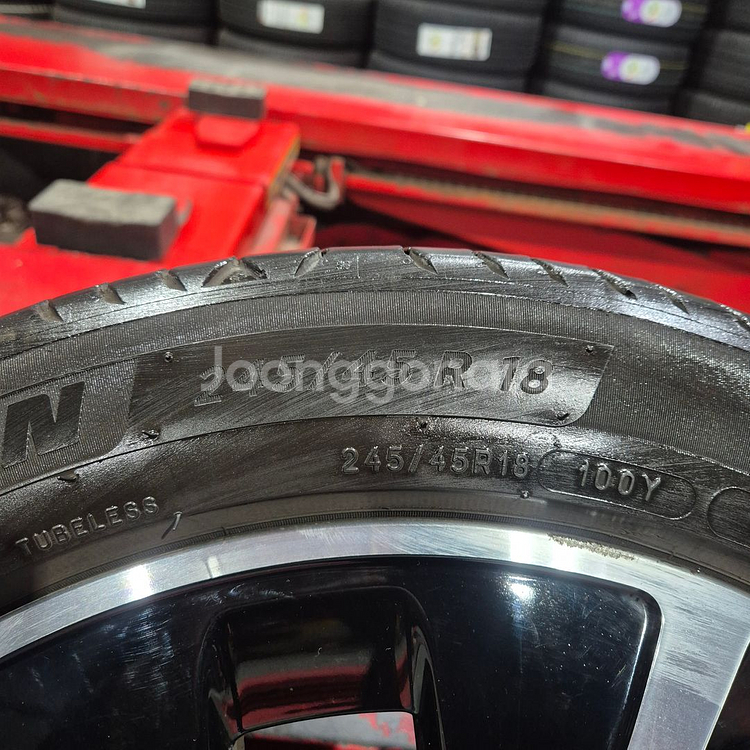 벤츠 E클래스 W213 후기형 아방가르드 18인치 순정휠타이어세트 판매--5