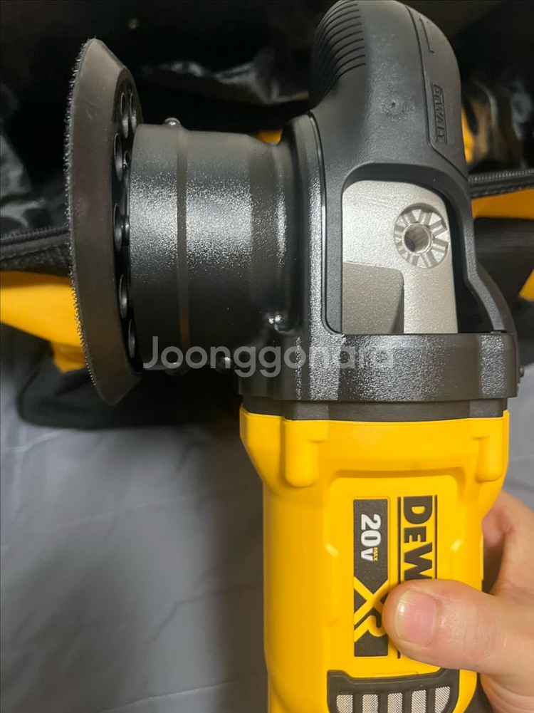 디월트 광택기 DCG405N + 디월트 소포--2