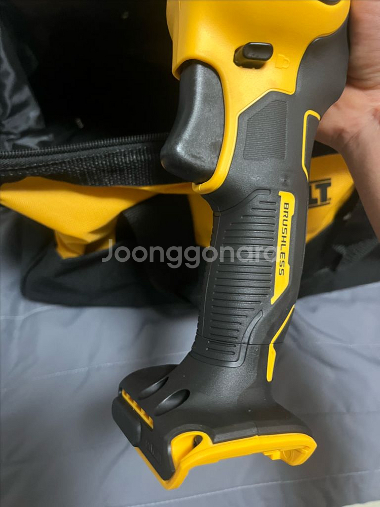 디월트 광택기 DCG405N + 디월트 소포--3