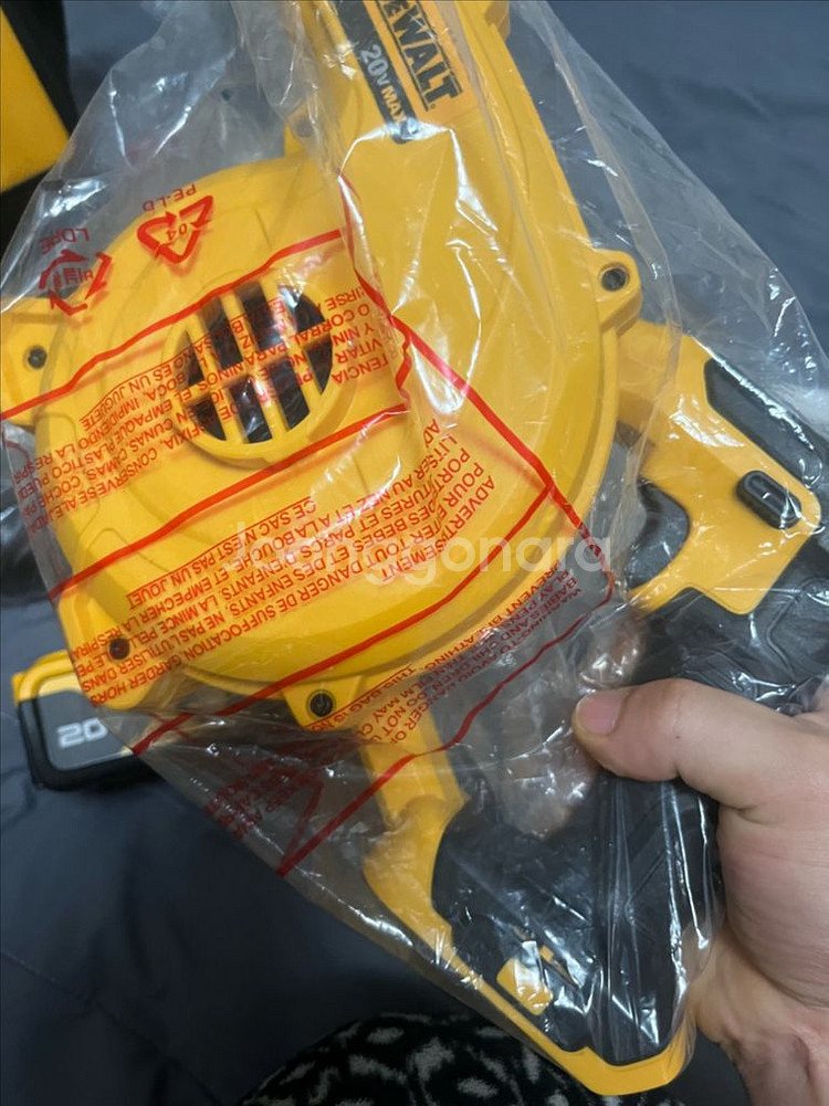 디월트 광택기 DCG405N + 디월트 소포--9