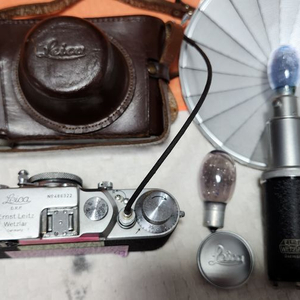 라이카 바르낙(486...,1949년산), 라이카후레쉬,케이스.