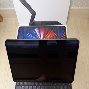 아이패드프로 5세대 M1 12.9 wifi 256G+ 정품매직키보드 + 애플펜슬 2세대 판매합니다