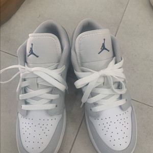 나이키 키즈 에어 조던 1 로우 그레이 230mm