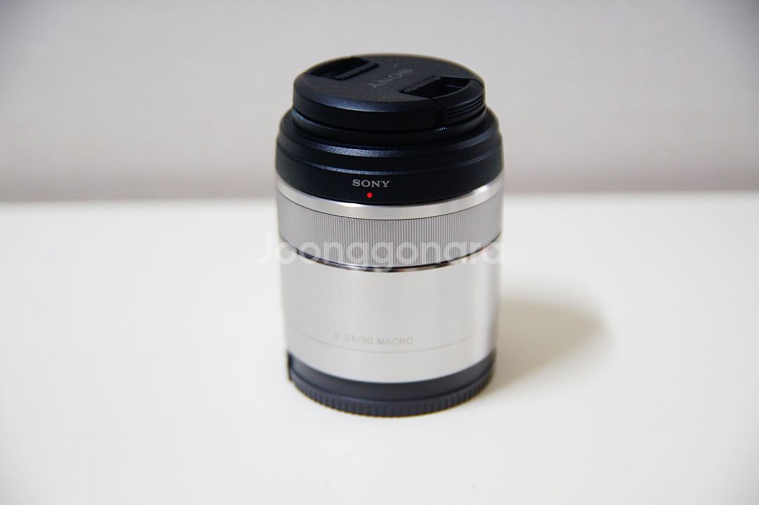 [소니] 30마 접사렌즈 SEL 30mm MACRO 팝니다--1