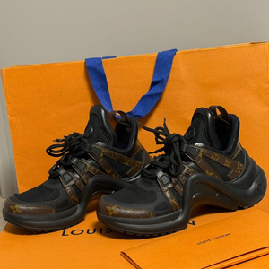 루이비통 아치라이트 모노그램 래더 스니커즈 1A43LG 이미지