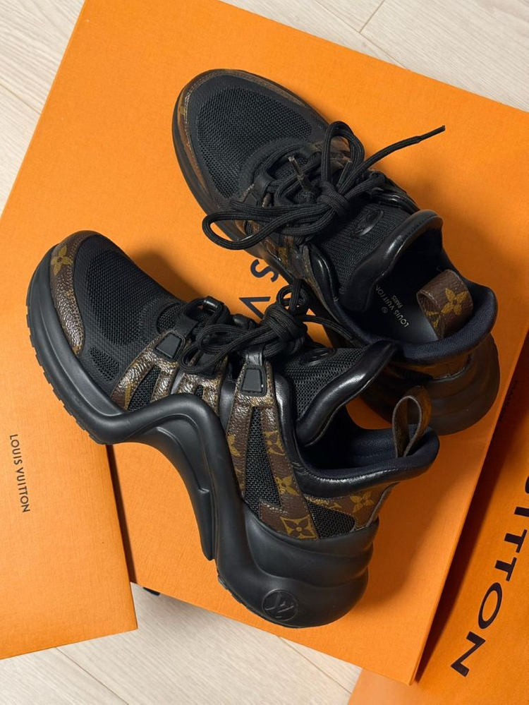 루이비통 아치라이트 모노그램 래더 스니커즈 1A43LG 이미지