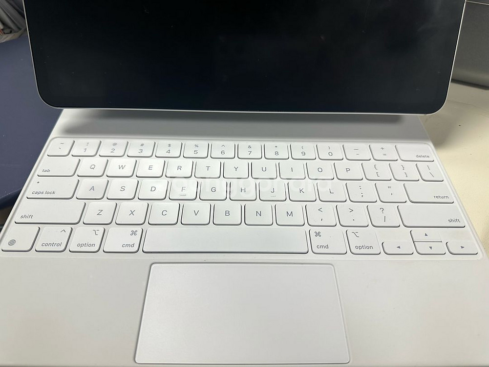 아이패드 프로 6세대 12.9인치 M2 256기가 셀룰러 +매직키보드--0