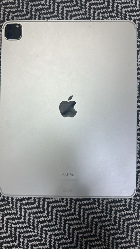 아이패드 프로 6세대 12.9인치 M2 256기가 셀룰러 +매직키보드--8