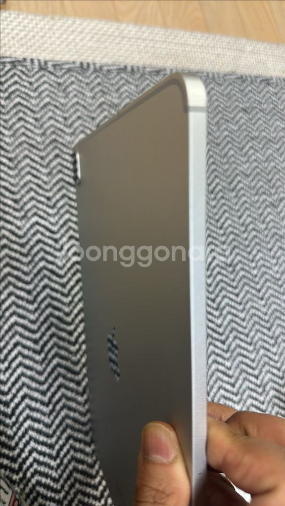 아이패드 프로 6세대 12.9인치 M2 256기가 셀룰러 +매직키보드--10