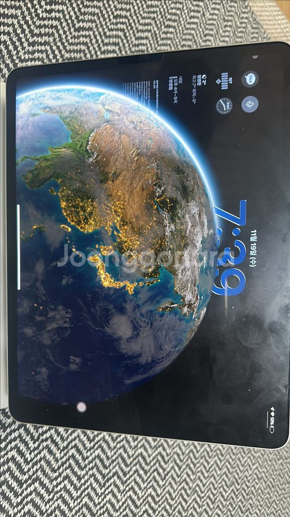 아이패드 프로 6세대 12.9인치 M2 256기가 셀룰러 +매직키보드--3