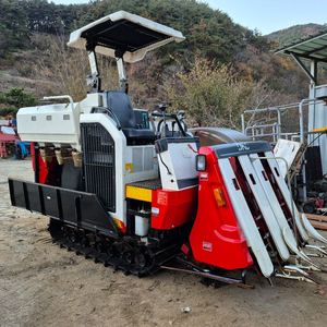 국제 4조식 콤바인 이미지
