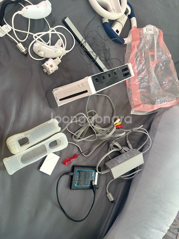 닌텐도 Wii 본체 + 컨트롤러 6개 세트--2