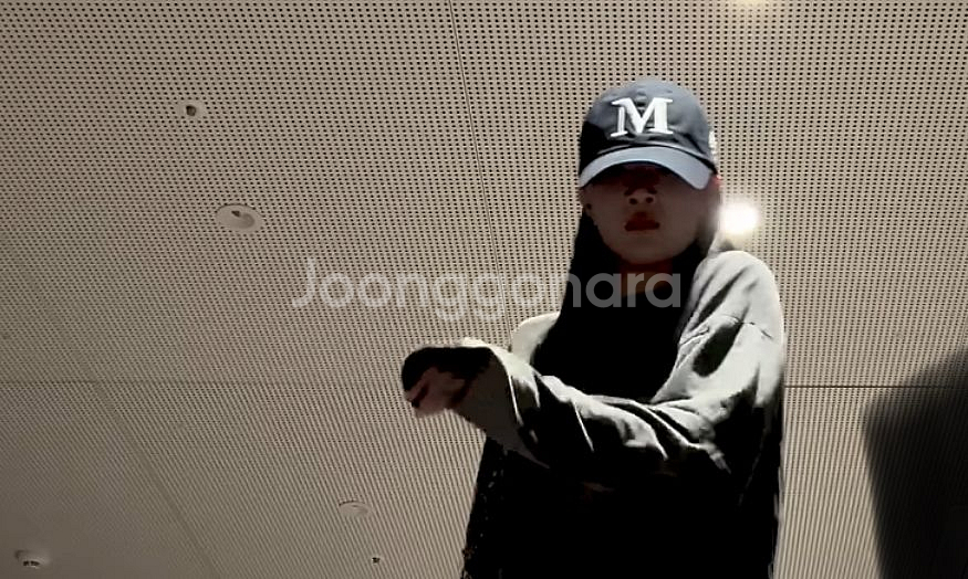 (ㅎㅌㅎ 주은착용) 마르디 메크르디 볼캡--0