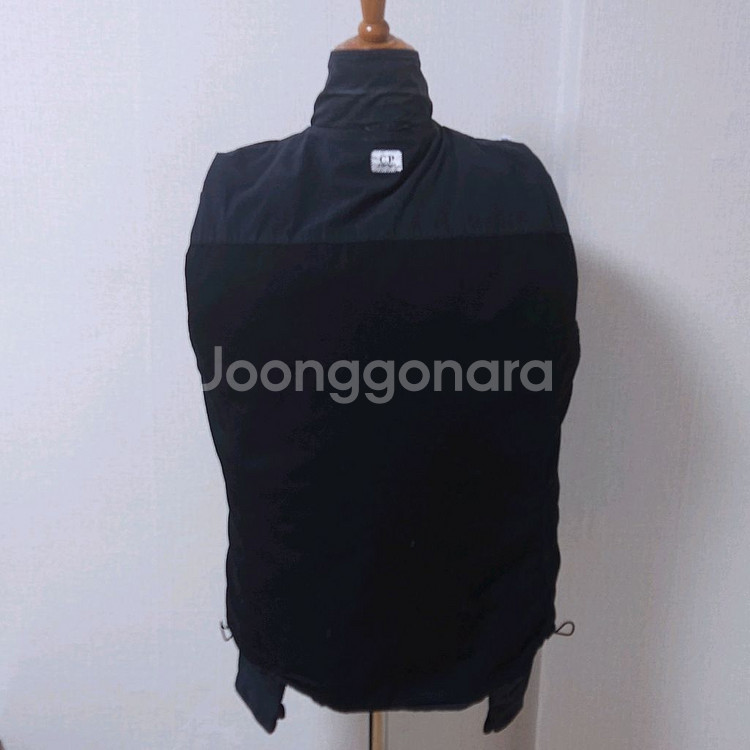 CP컴퍼니 점퍼--4