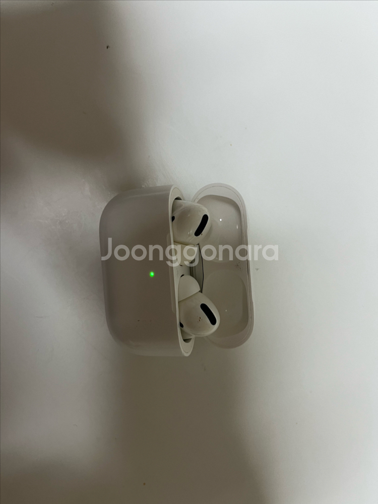 에어팟 프로 1세대 판매합니다!--1