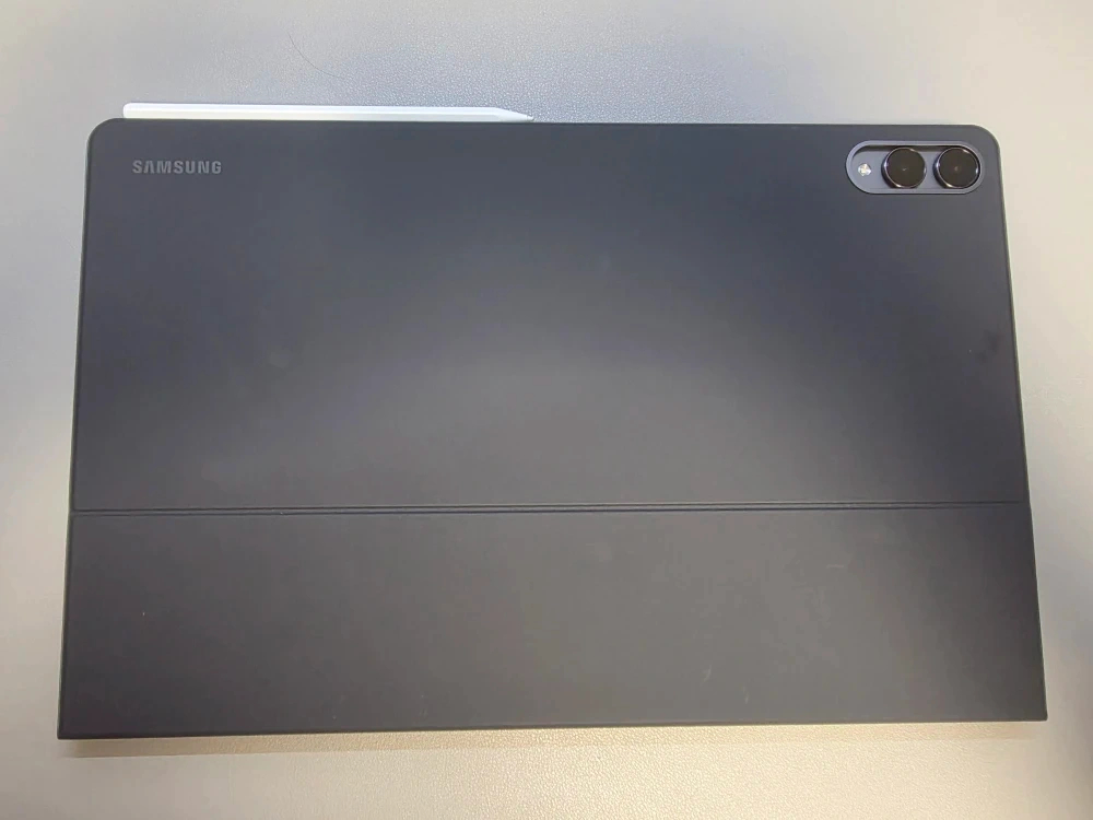 갤럭시 탭 s11 울트라와 삼성 북커버 키보드--2