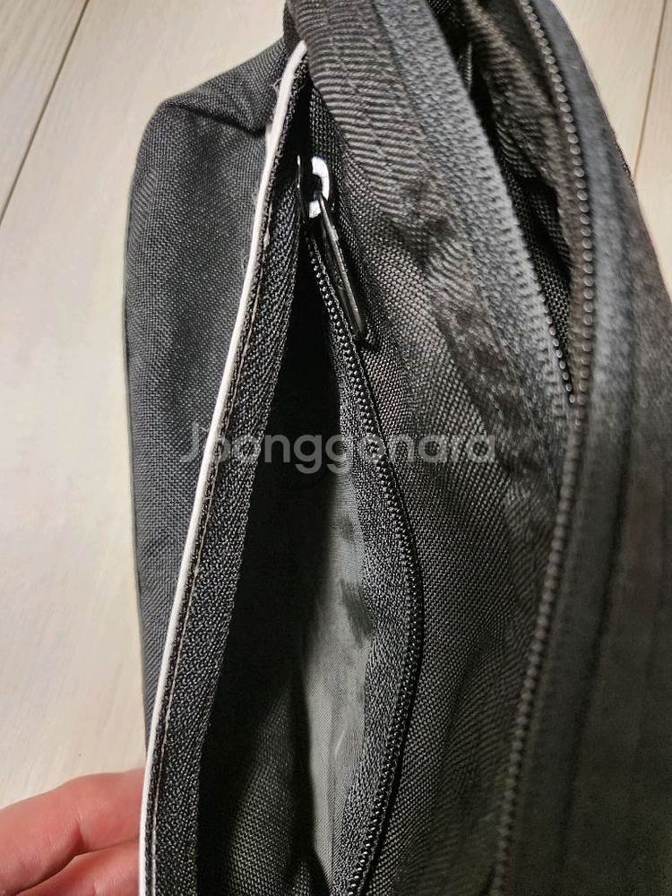 아디다스 러닝 힙색 리니어 퍼포먼스 웨이스트백 S99983크기(가로x세로x폭): 25x15x6cm색상: 블랙바닥면--1