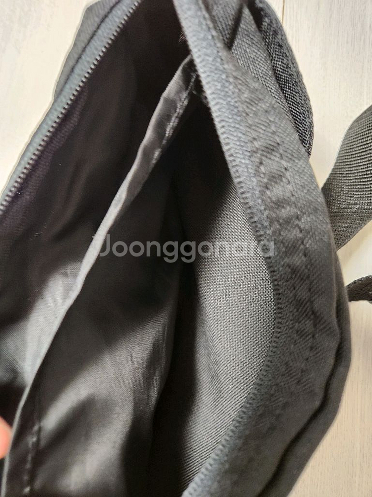 아디다스 러닝 힙색 리니어 퍼포먼스 웨이스트백 S99983크기(가로x세로x폭): 25x15x6cm색상: 블랙바닥면--3