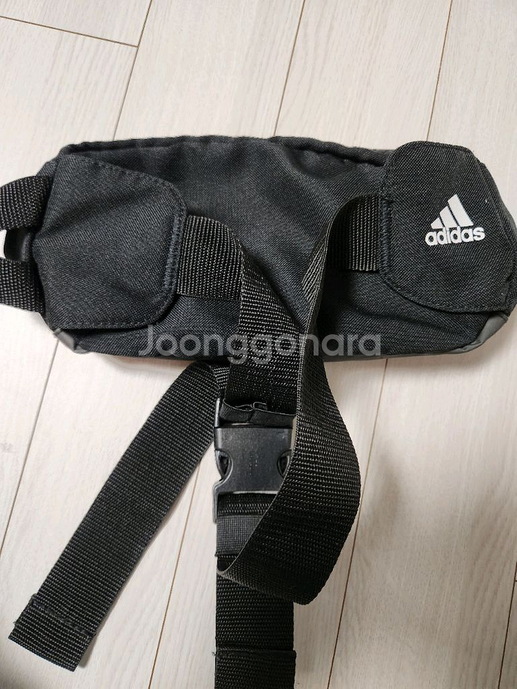아디다스 러닝 힙색 리니어 퍼포먼스 웨이스트백 S99983크기(가로x세로x폭): 25x15x6cm색상: 블랙바닥면--4