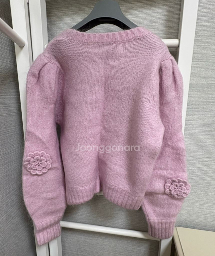 앤아더스토리즈 로즈아플리케 니트--4