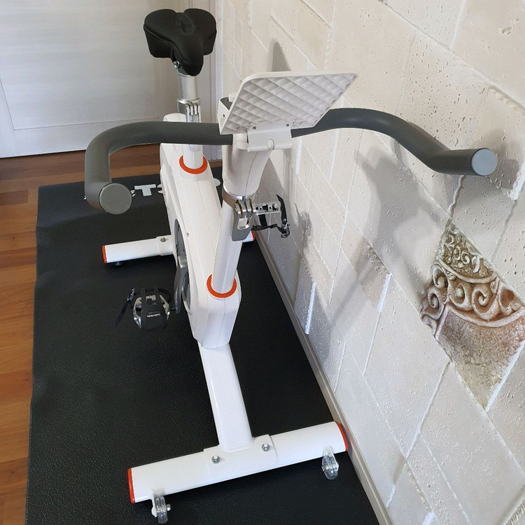 원랩 터보 스피닝 자전거 이미지