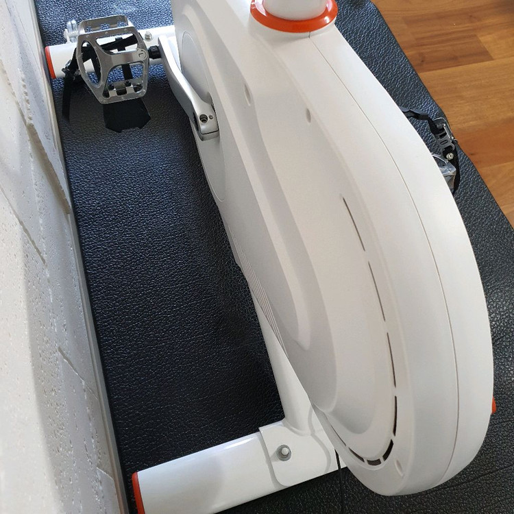 원랩 터보 스피닝 자전거 이미지