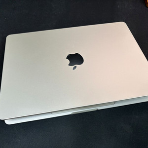 맥북 에어 M4 13인치 16/512 스타라이트