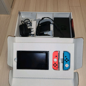 닌텐도 스위치1 (+동물의 숲 칩 포함)
