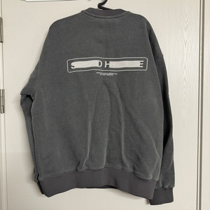 솔리드 옴므 백로고 맨투맨 스웨트셔츠 그레이 48 사이즈 새상태 팝니다. SOLID