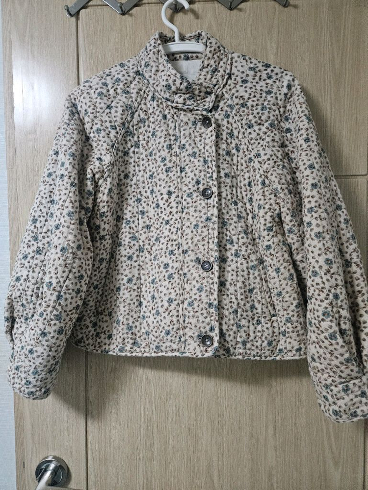 써스데이아일랜드 하이넥 퀼팅 점퍼 S--2