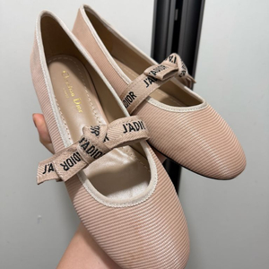 디올 J'ADIOR 발레리나 플랫슈즈