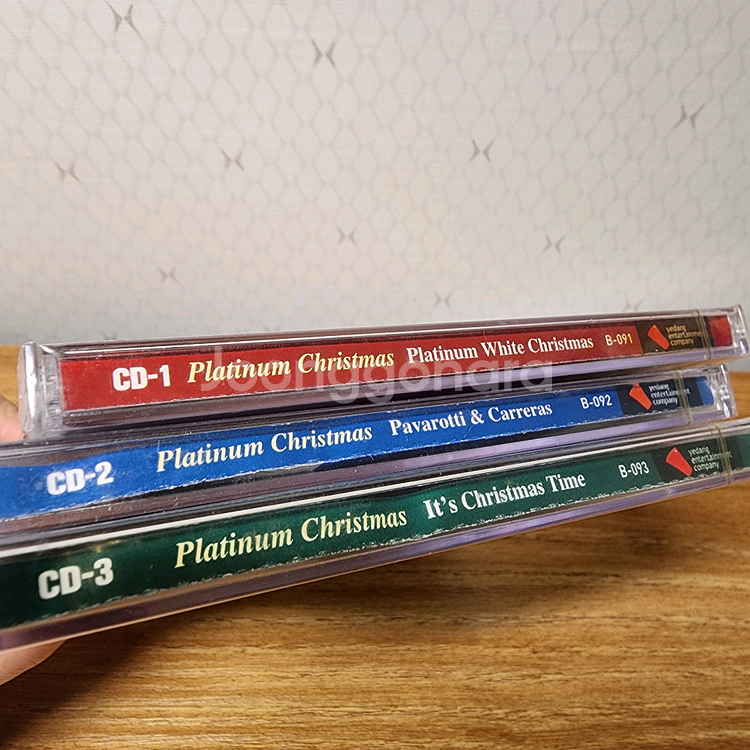 예당음반 크리스마스 시리즈 캐롤 팝송 한국가요앨범.3cd입니다. 미개봉 새상품.--1