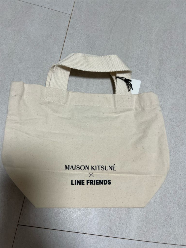 메종키츠네 라인프렌즈 콜라보 미니 에코백--1
