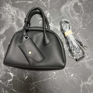 [ 새상품 ] 블랙 토트백 + 스트랩 카드지갑 SET