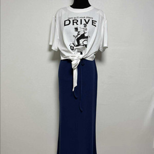 [ 새상품 ] 프린팅 앞 묶음 반팔 티셔츠 + 롱치마 SET