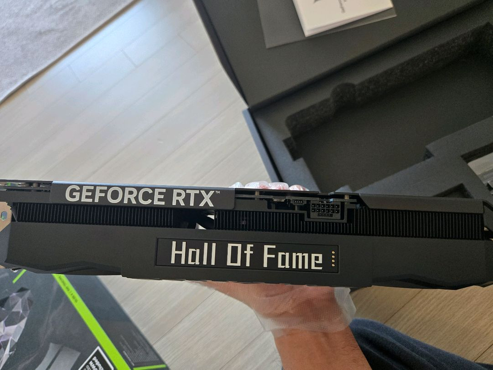 갤럭시 RTX 5070 Ti HOF 팝니다.--4