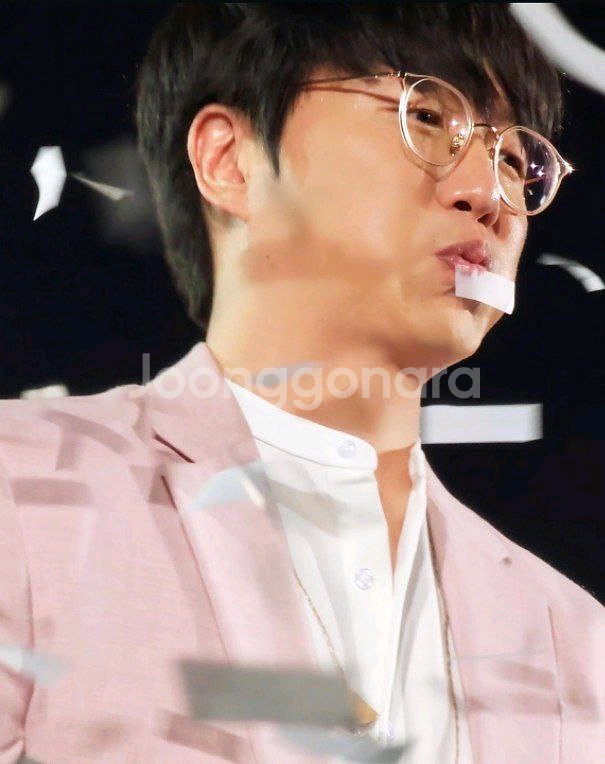 이승철 라이브 공연, 4매 이상 티켓 양도 가능--0