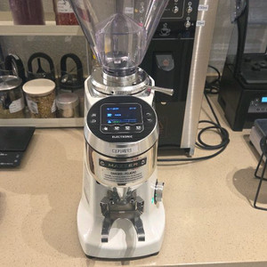 전자동 커피 그라인더 이미지