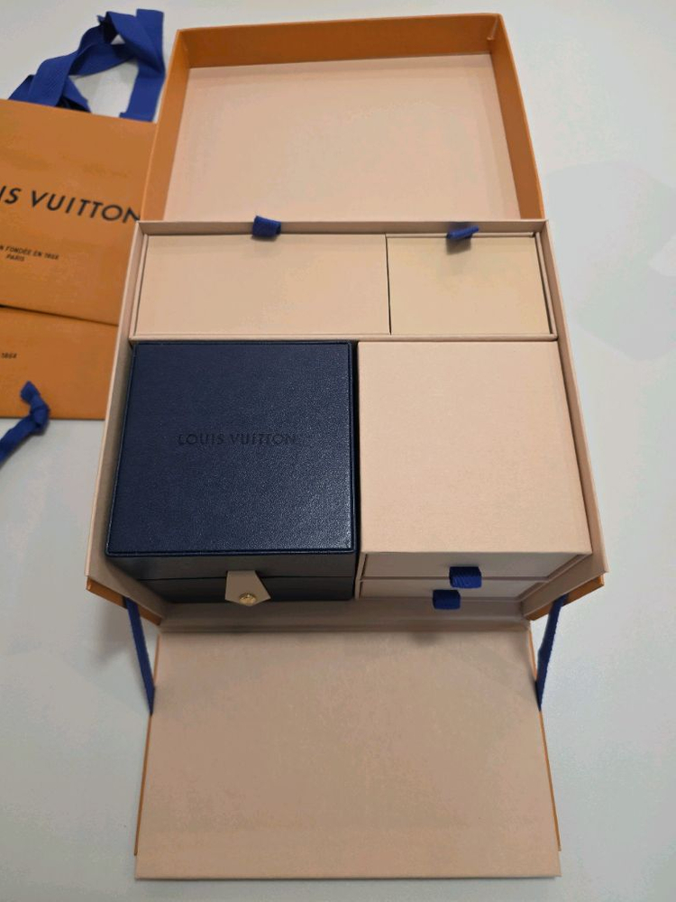 루이비통 땅부르 호라이즌 라이트업 이미지